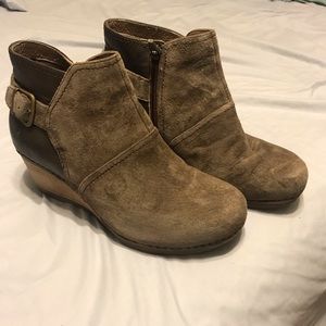 Dansko Shirley Suede booties sz38 (8/8.5)